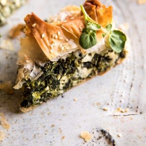 галета (пиріг, кіш) з сиром шпинатом і фетою
