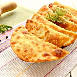 Чебуреки із твердим сиром (кисломолочний, моцарела, пармезан)
