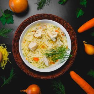 Бульйон курячий з м'ясом та макаронами